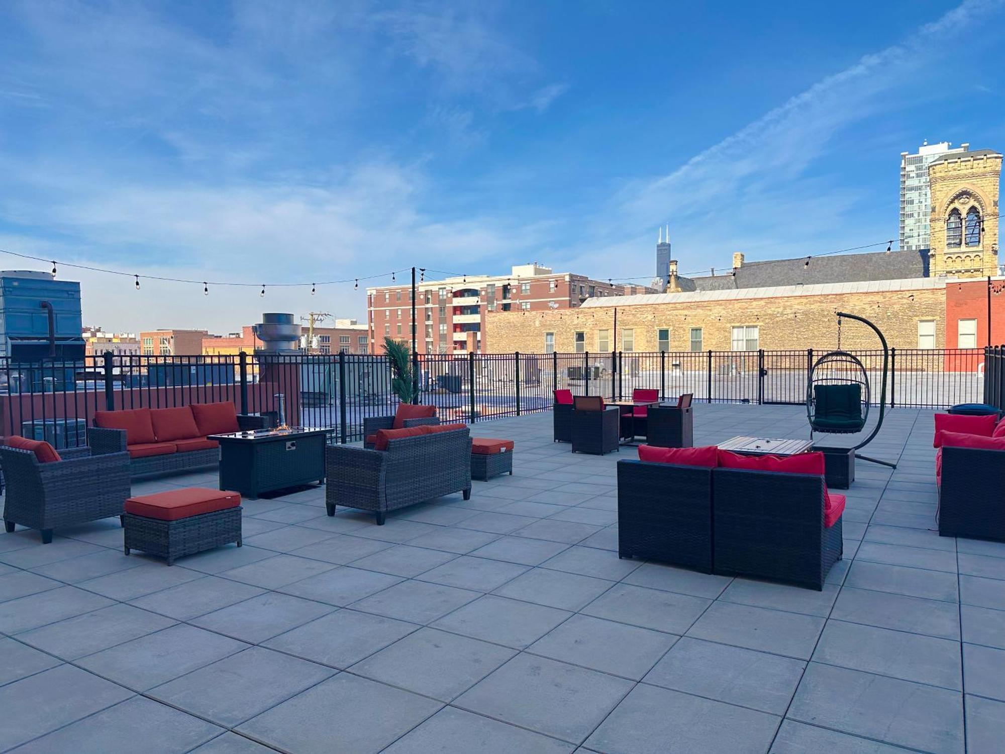 Family Friendly 2Br South Loop Suite With Optional Parking And Gym Access Sleeps Up To 8 Near Mccormick Place And Soldier Field Чикаго Екстериор снимка