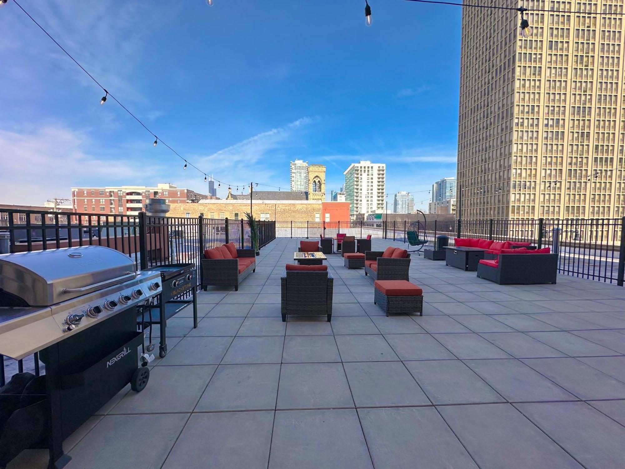 Family Friendly 2Br South Loop Suite With Optional Parking And Gym Access Sleeps Up To 8 Near Mccormick Place And Soldier Field Чикаго Екстериор снимка