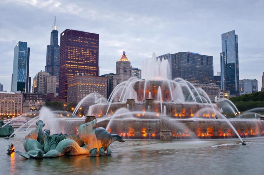 Family Friendly 2Br South Loop Suite With Optional Parking And Gym Access Sleeps Up To 8 Near Mccormick Place And Soldier Field Чикаго Екстериор снимка