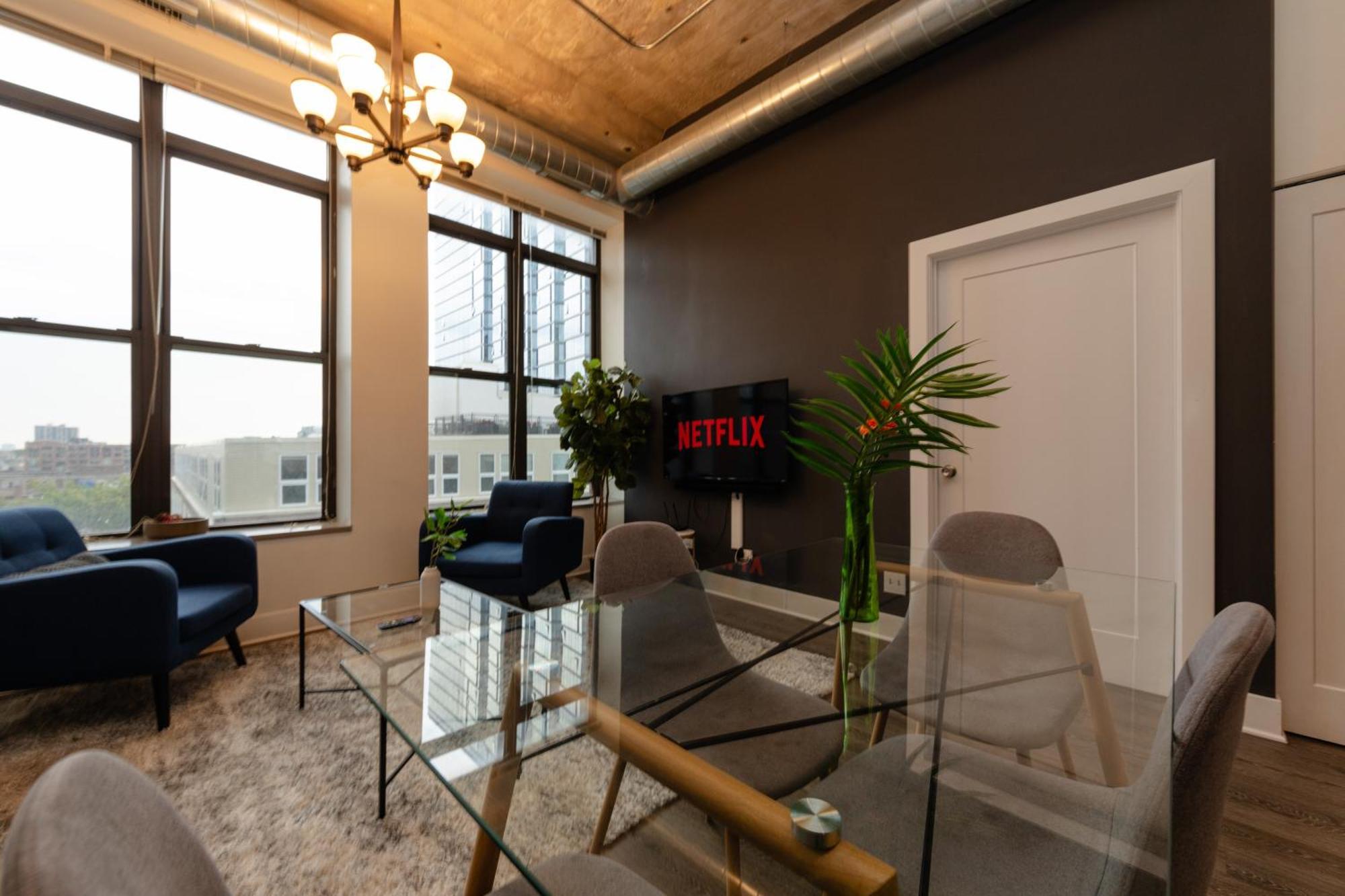 Family Friendly 2Br South Loop Suite With Optional Parking And Gym Access Sleeps Up To 8 Near Mccormick Place And Soldier Field Чикаго Екстериор снимка